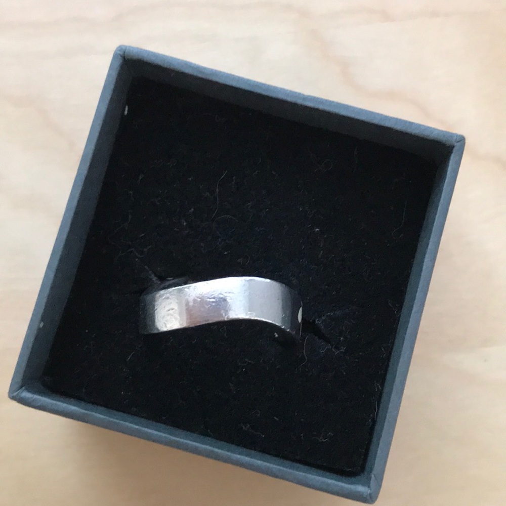 Uniquely Shaped Ring - image 4